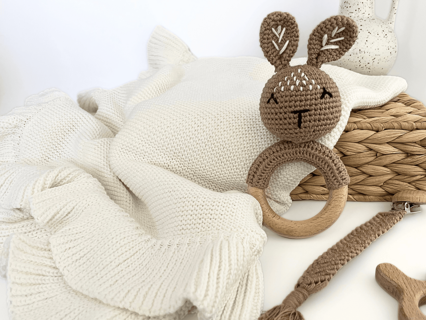 White frill blanket, with brown crochet bunny set